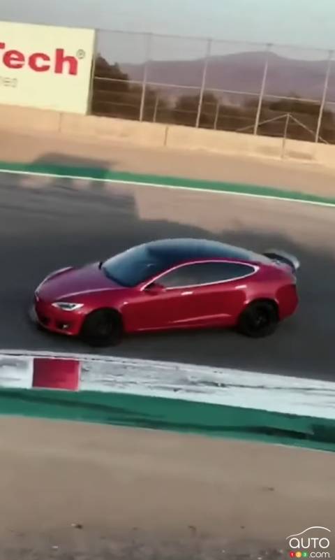 A Tesla Model S Plaid Making 1,100 hp and a Range of 837 km on the Way
